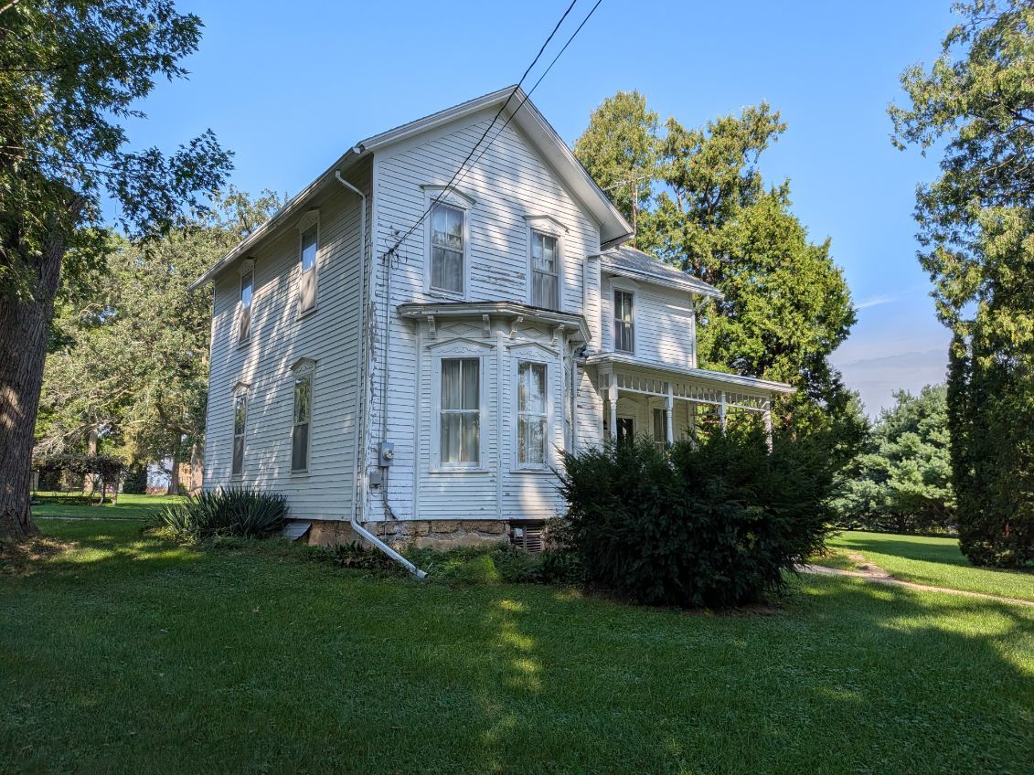 106 N Broadway Street Property Photo 4