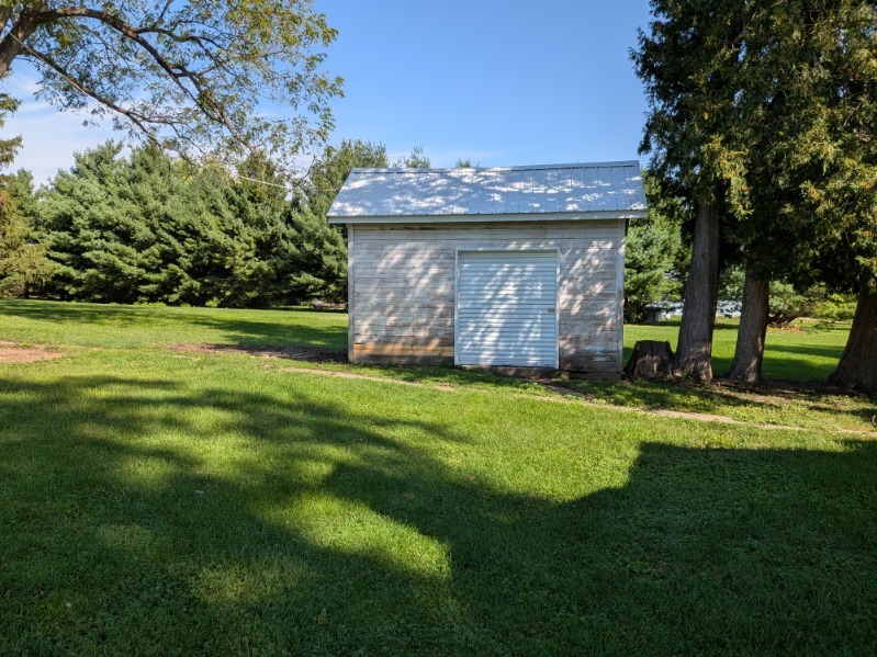 106 N Broadway Street Property Photo 7