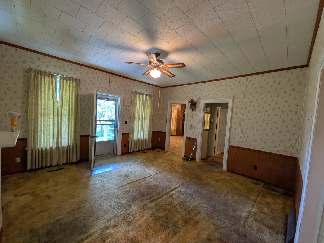 106 N Broadway Street Property Photo 10