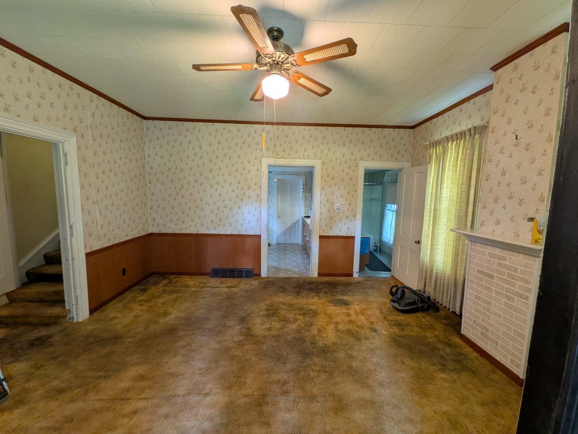 106 N Broadway Street Property Photo 11
