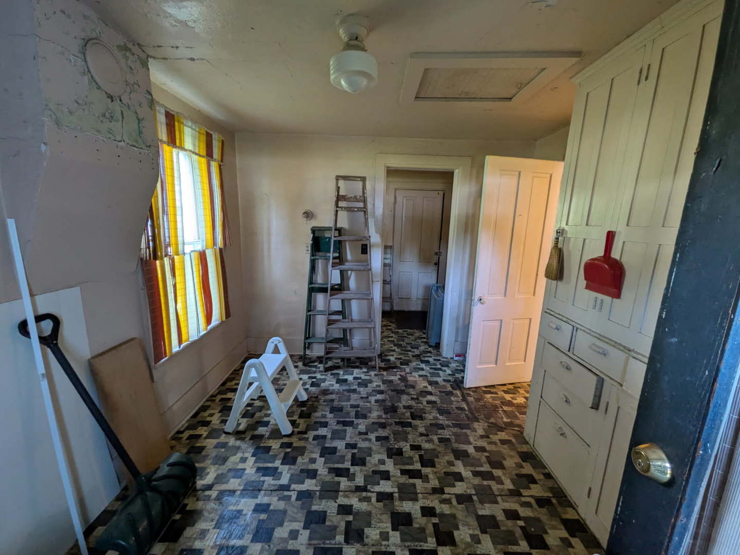 106 N Broadway Street Property Photo 17