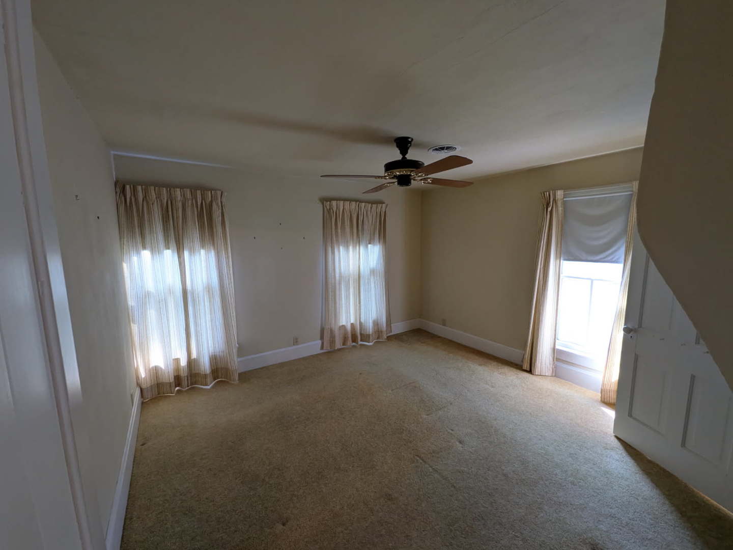 106 N Broadway Street Property Photo 22