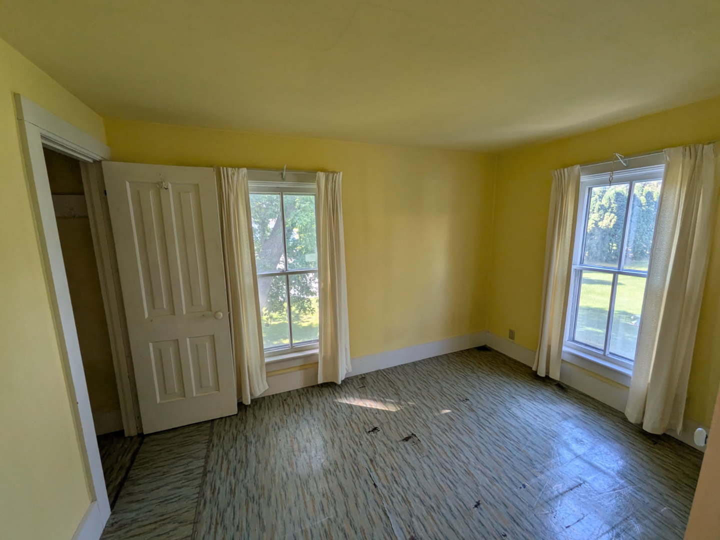 106 N Broadway Street Property Photo 23