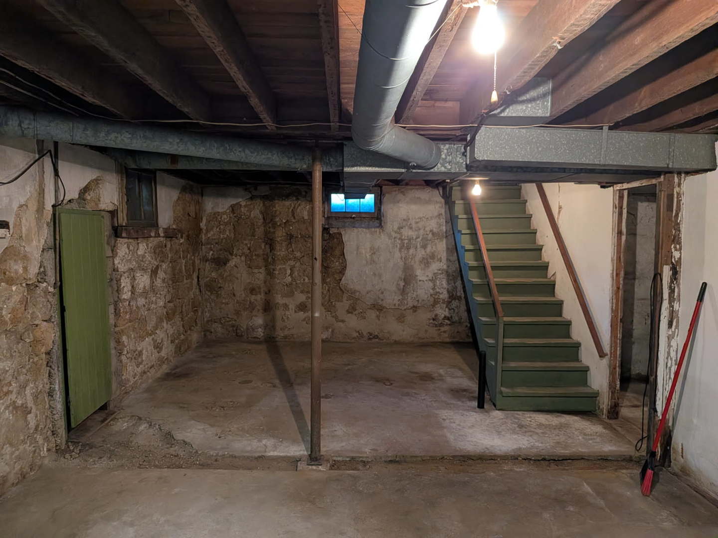 106 N Broadway Street Property Photo 25