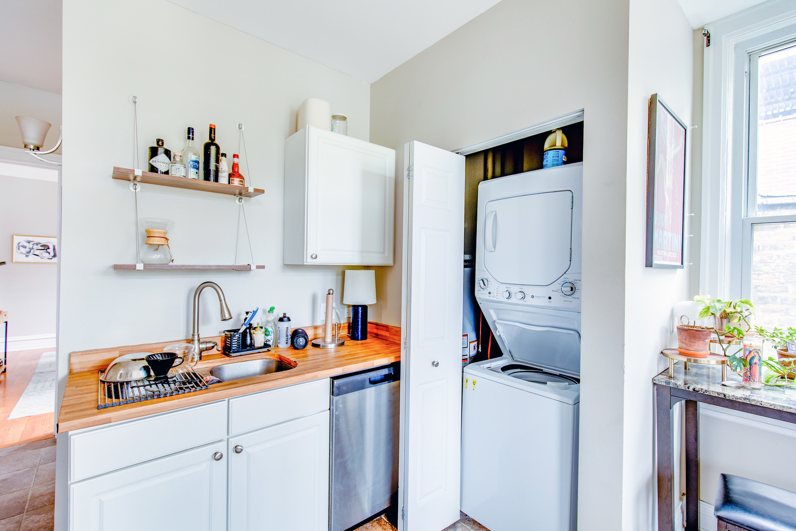 838 N Wolcott Avenue Property Photo 3