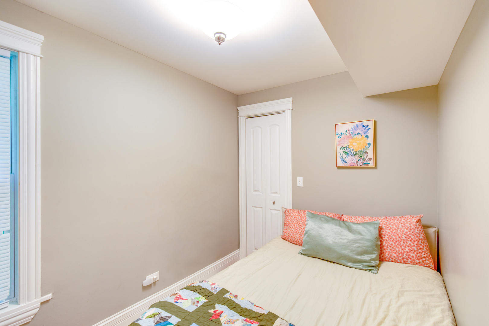 838 N Wolcott Avenue Property Photo 9