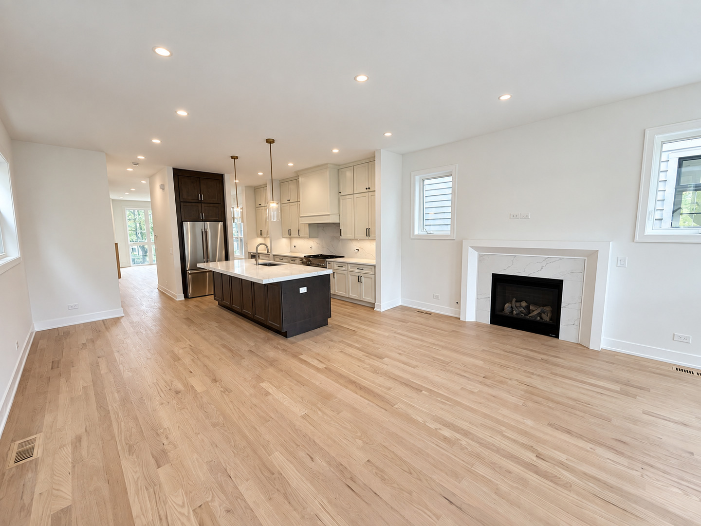 6732 N Oxford Avenue Property Photo 10