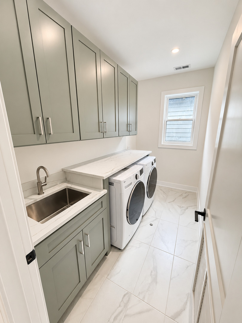 6732 N Oxford Avenue Property Photo 19