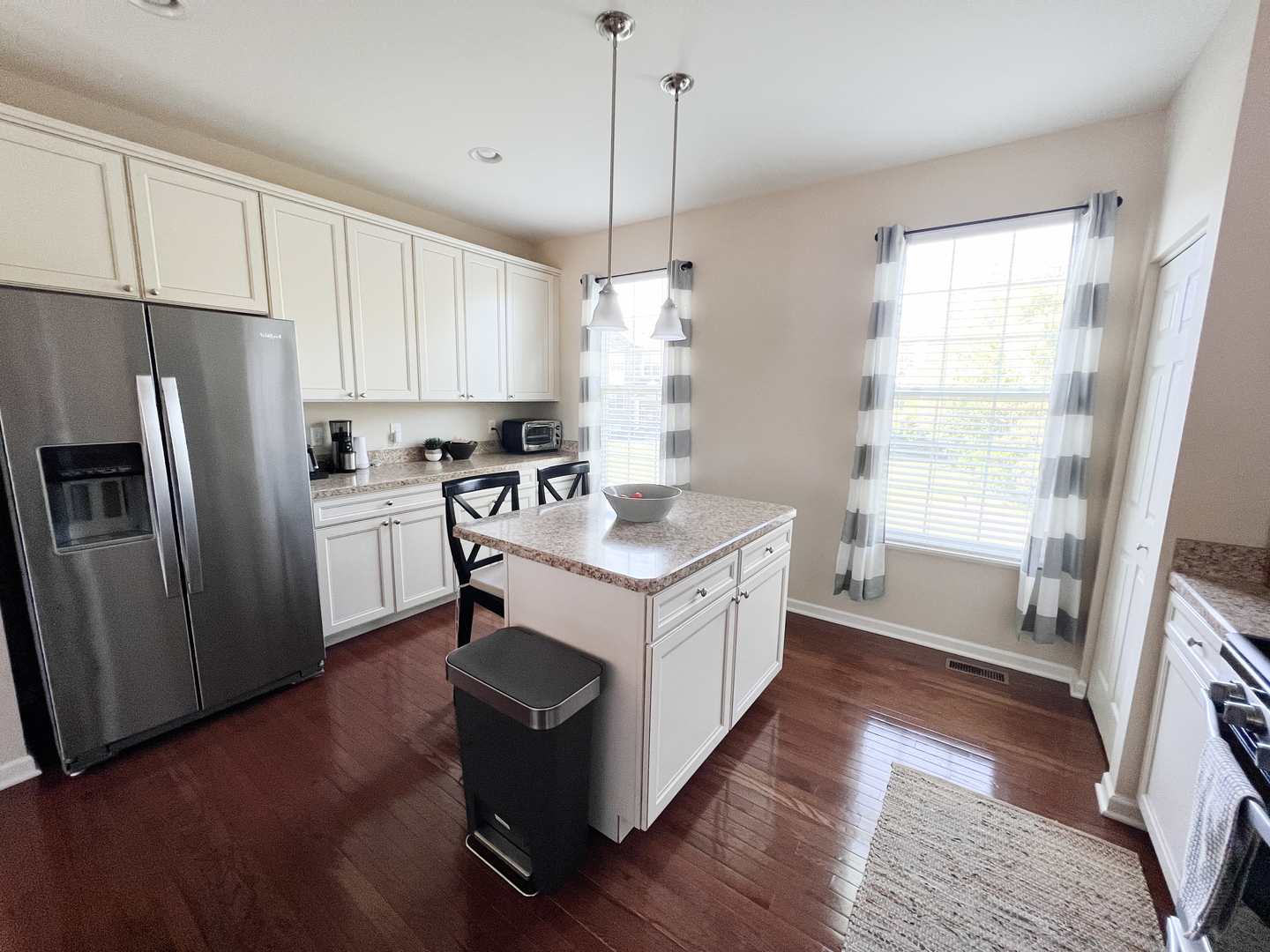 1641 Deer Pointe Drive Property Photo 5