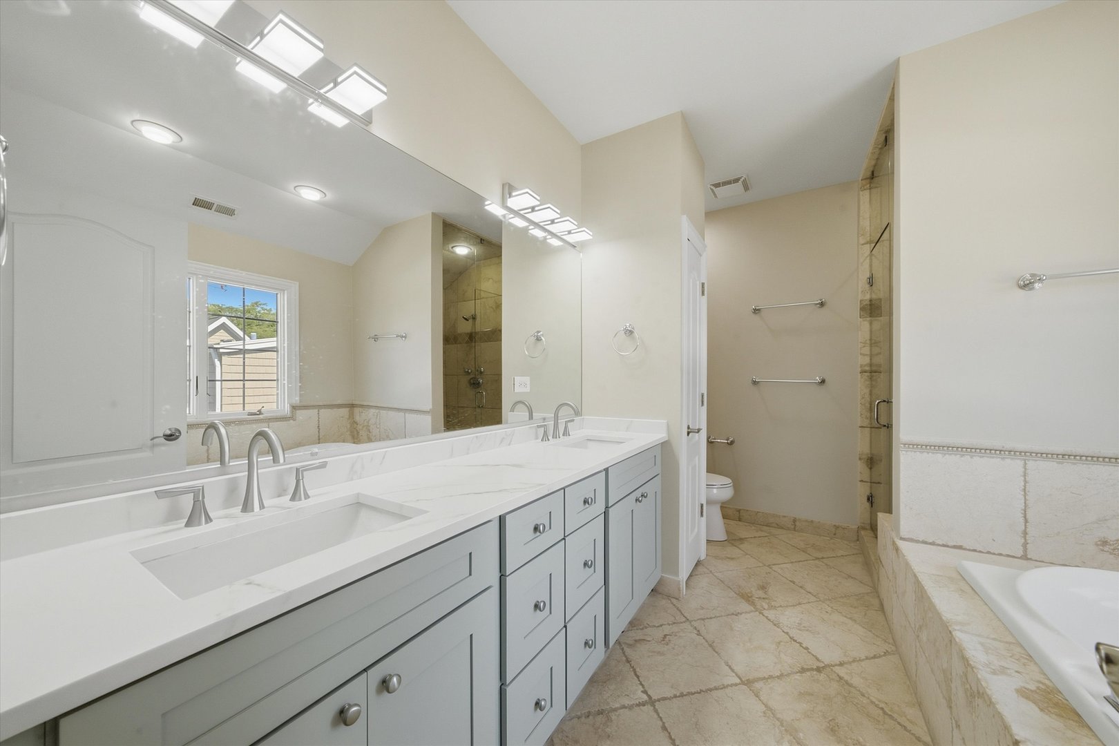 301 Spruce Street Property Photo 13