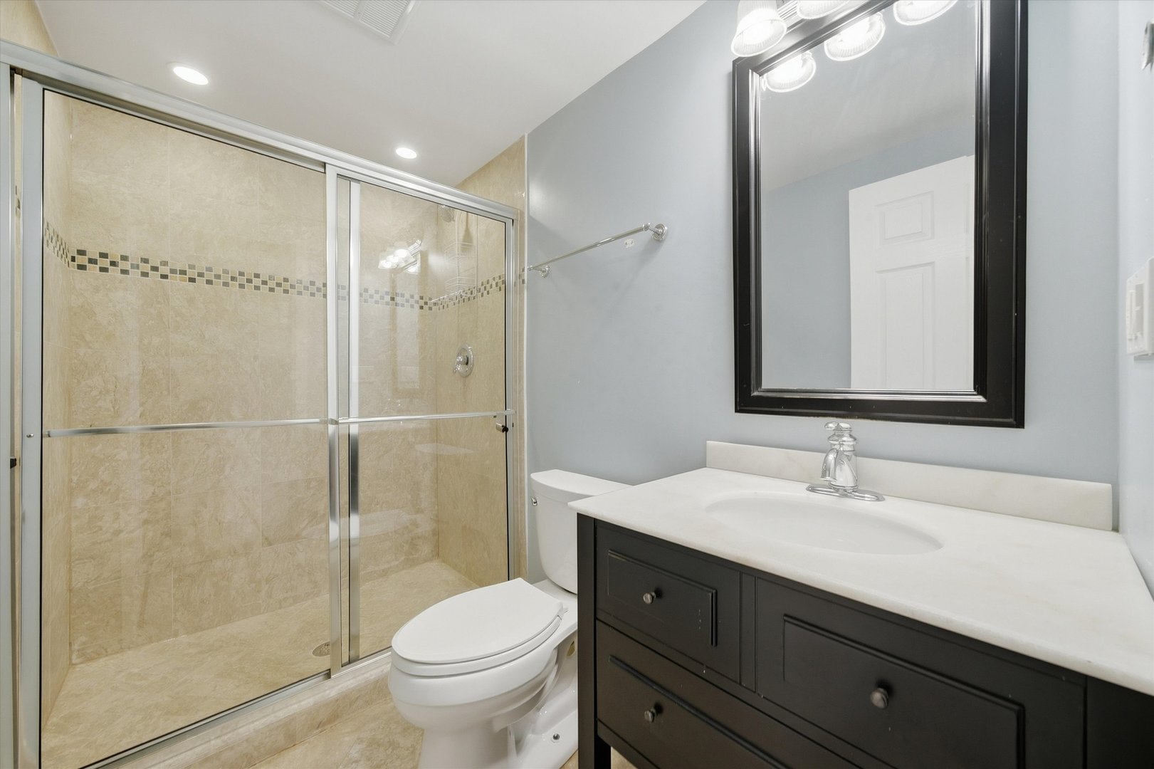 301 Spruce Street Property Photo 17