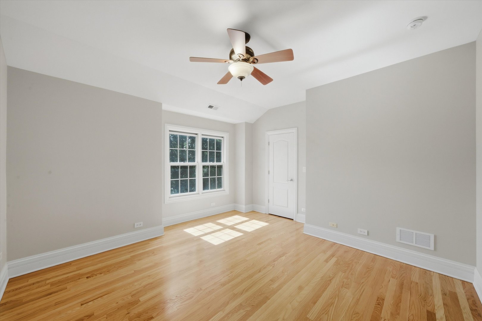 301 Spruce Street Property Photo 18