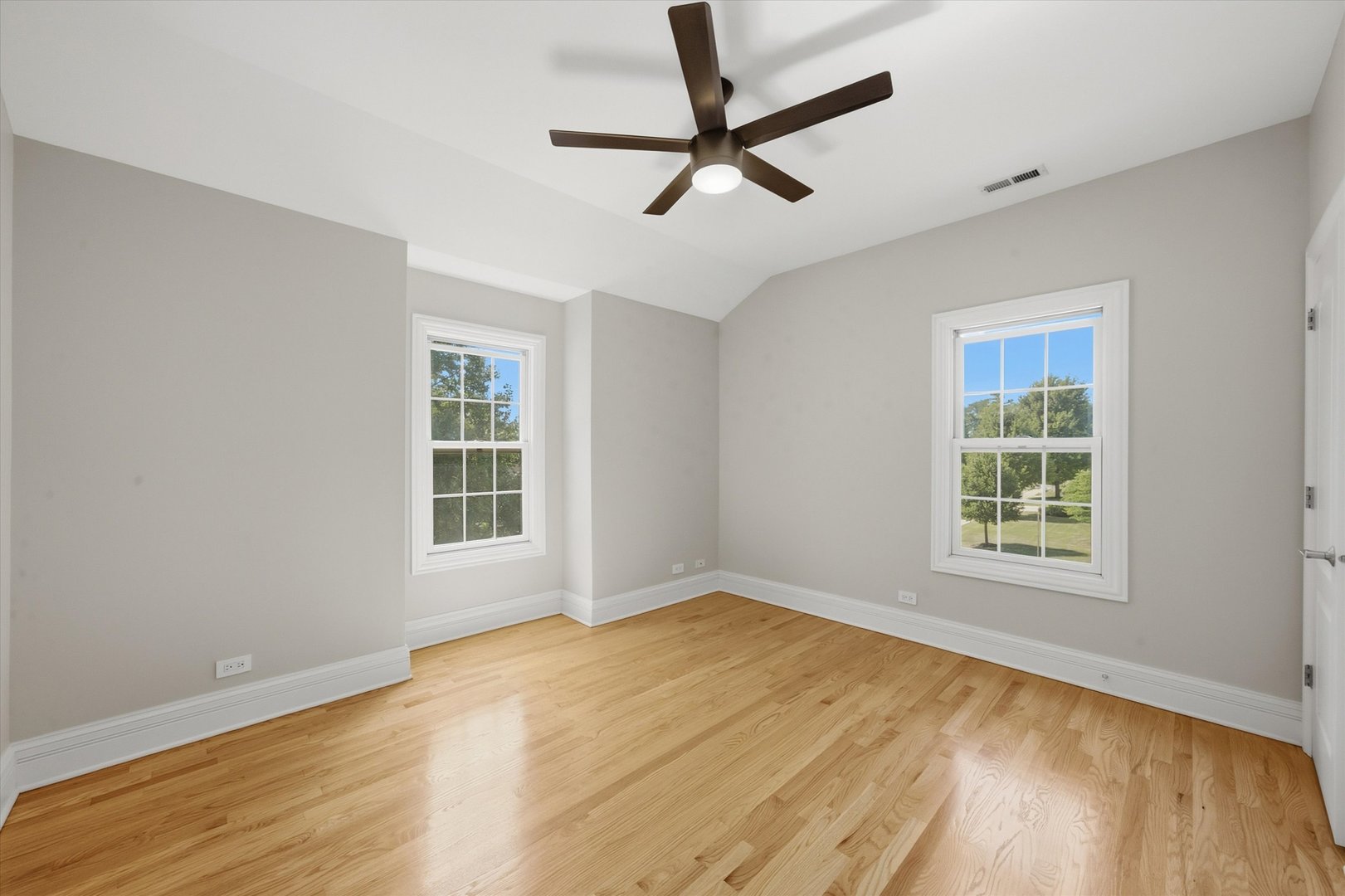 301 Spruce Street Property Photo 20