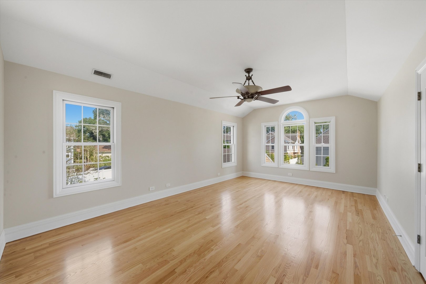 301 Spruce Street Property Photo 22