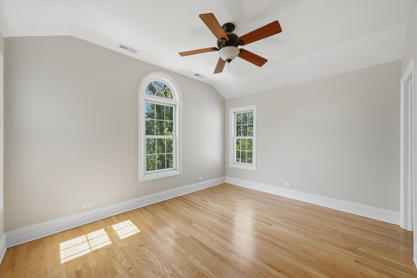 301 Spruce Street Property Photo 24
