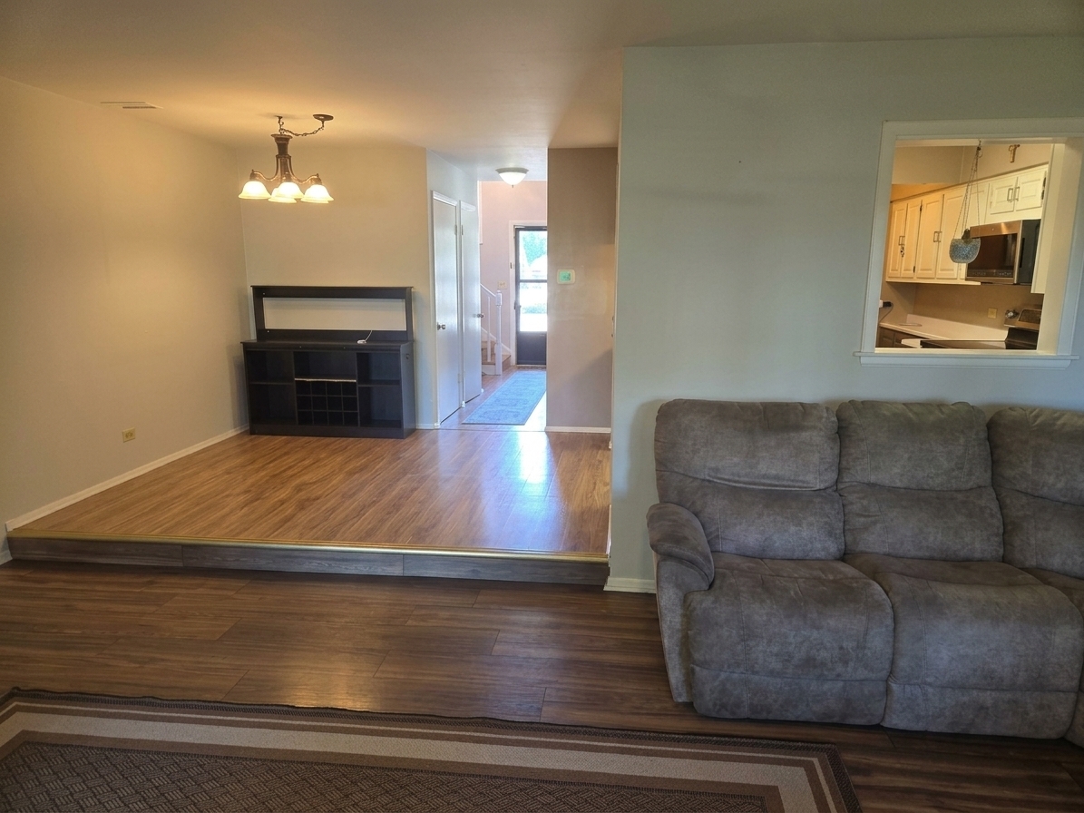 416 S Dee Road Property Photo 8