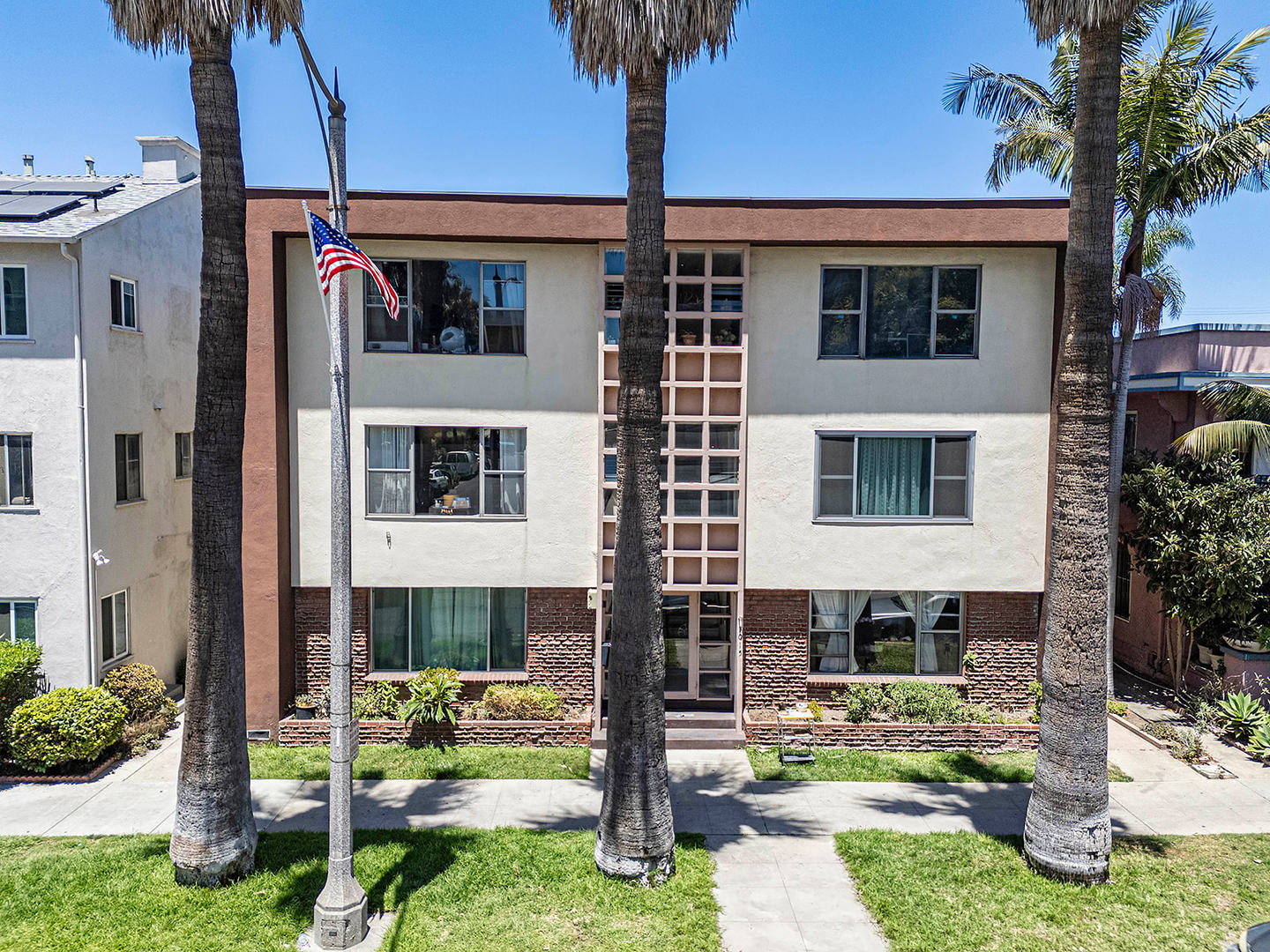 1015 E Ocean Boulevard 12 Property Photo 1