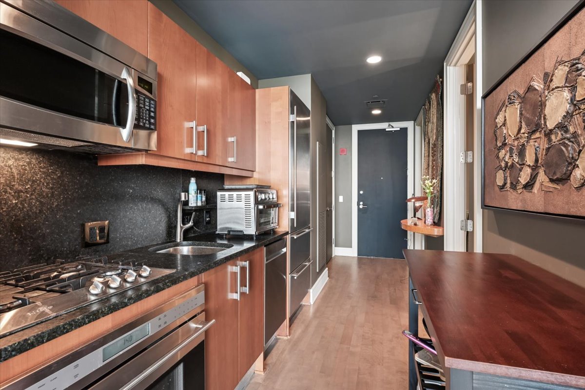 401 N Wabash Avenue 38b Property Photo 6