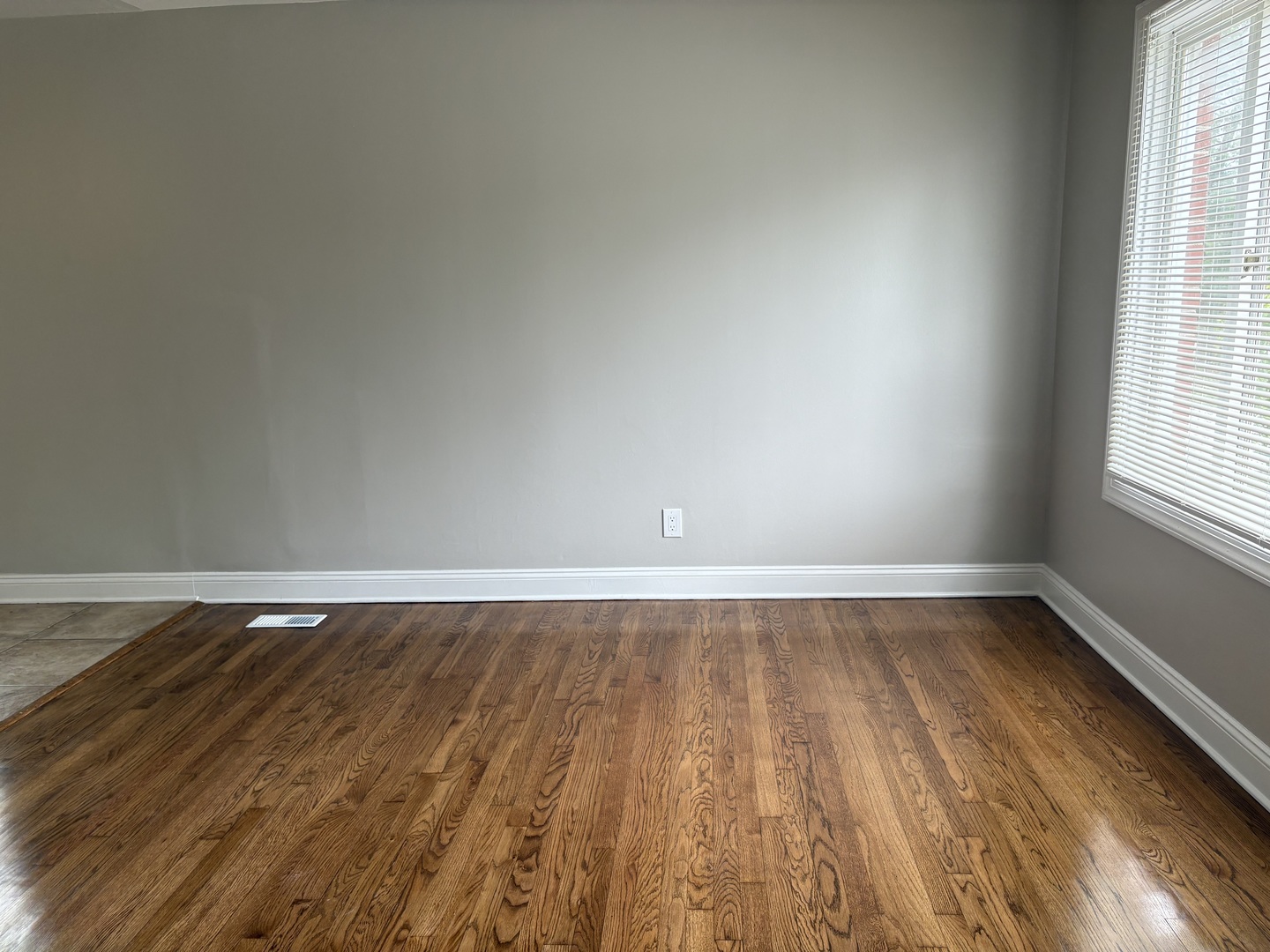 21734 Clyde Avenue Property Photo 3