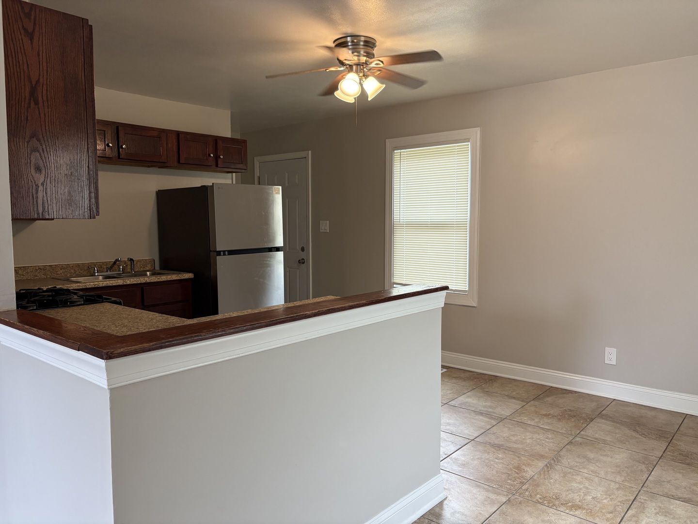 21734 Clyde Avenue Property Photo 5