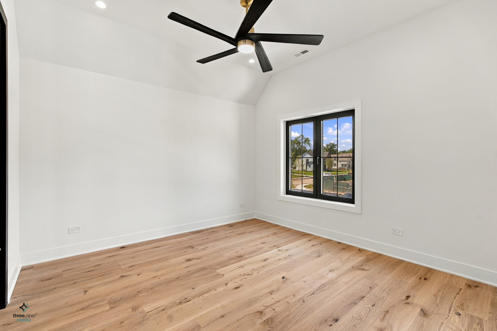 414 Forest Edge Drive Property Photo 29