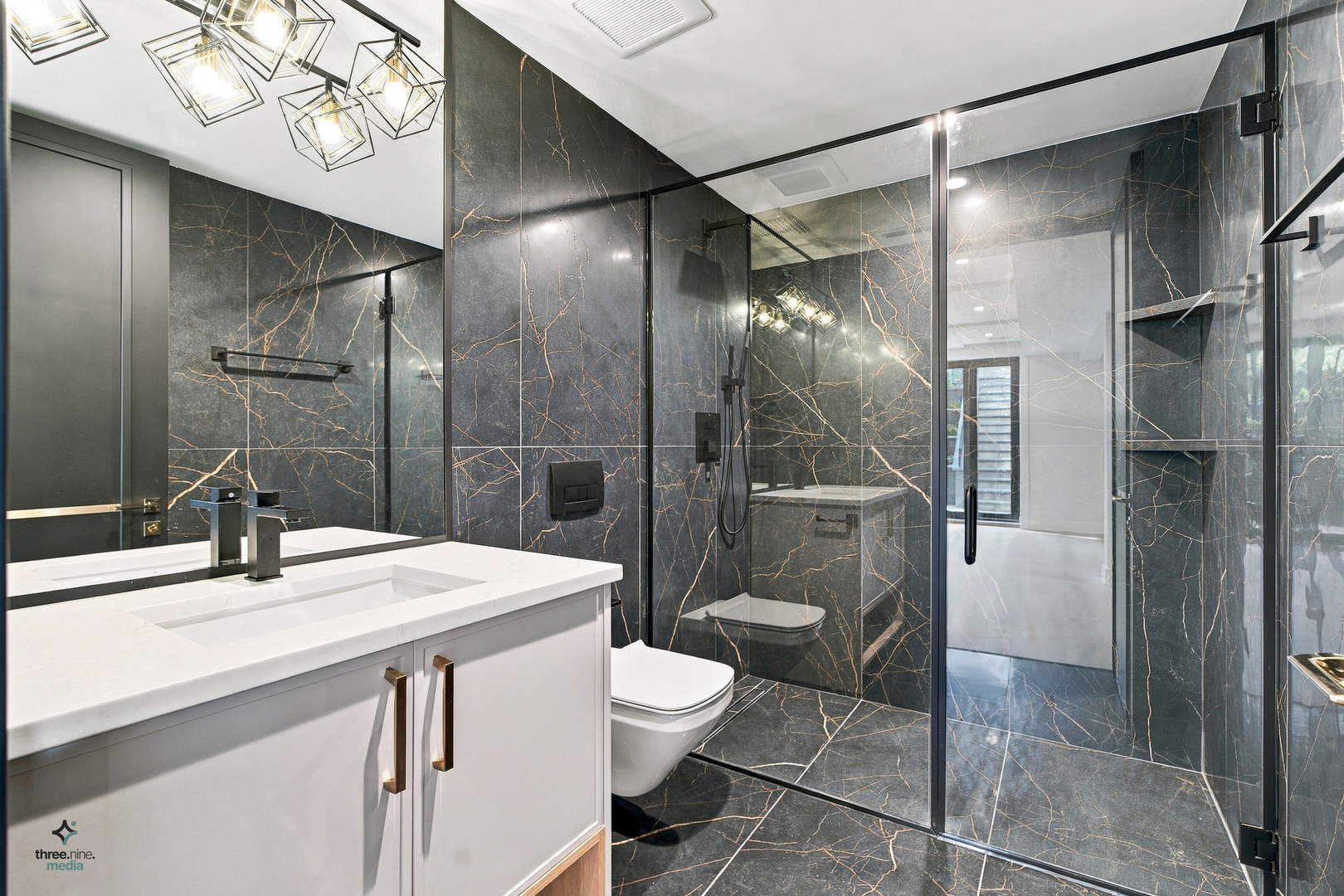 414 Forest Edge Drive Property Photo 42