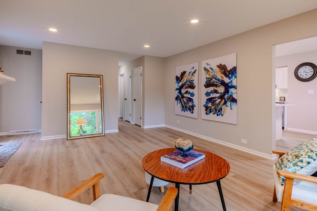 26 E Woodland Road Property Photo 4