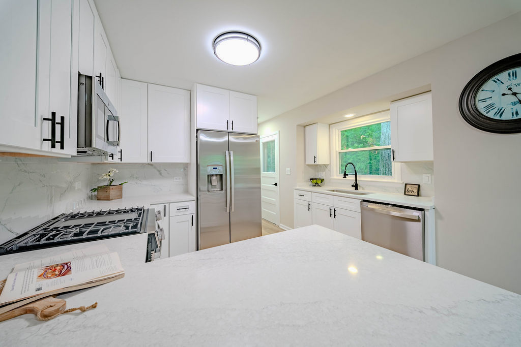 26 E Woodland Road Property Photo 8