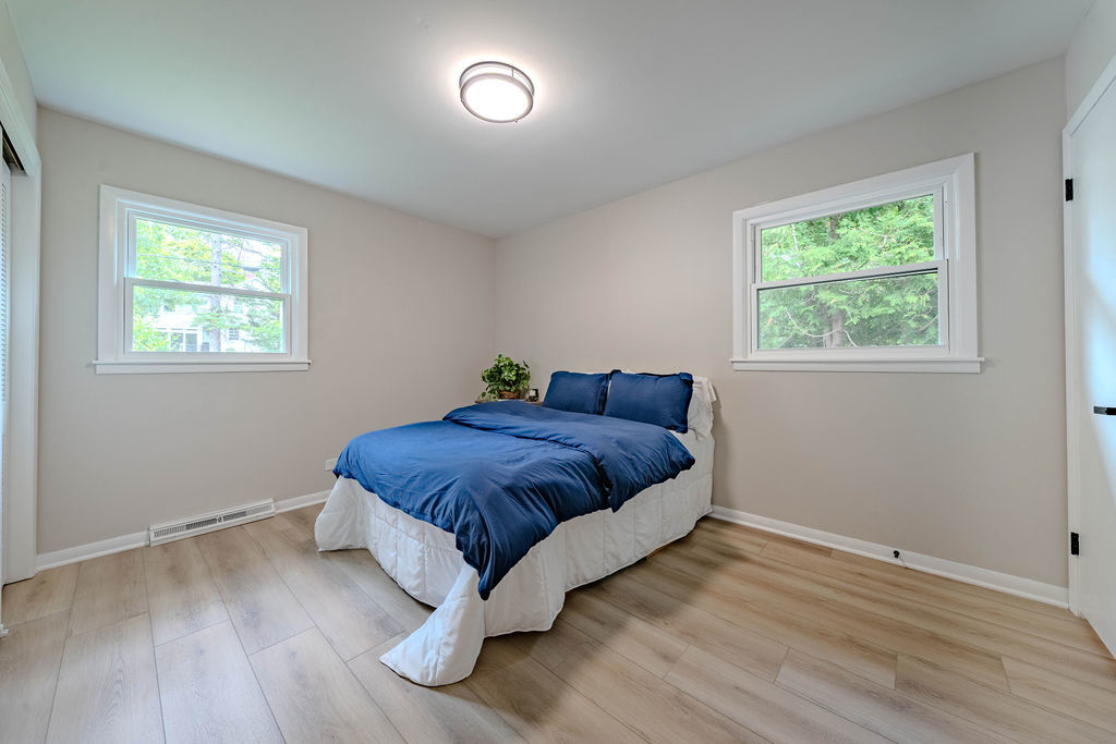 26 E Woodland Road Property Photo 11