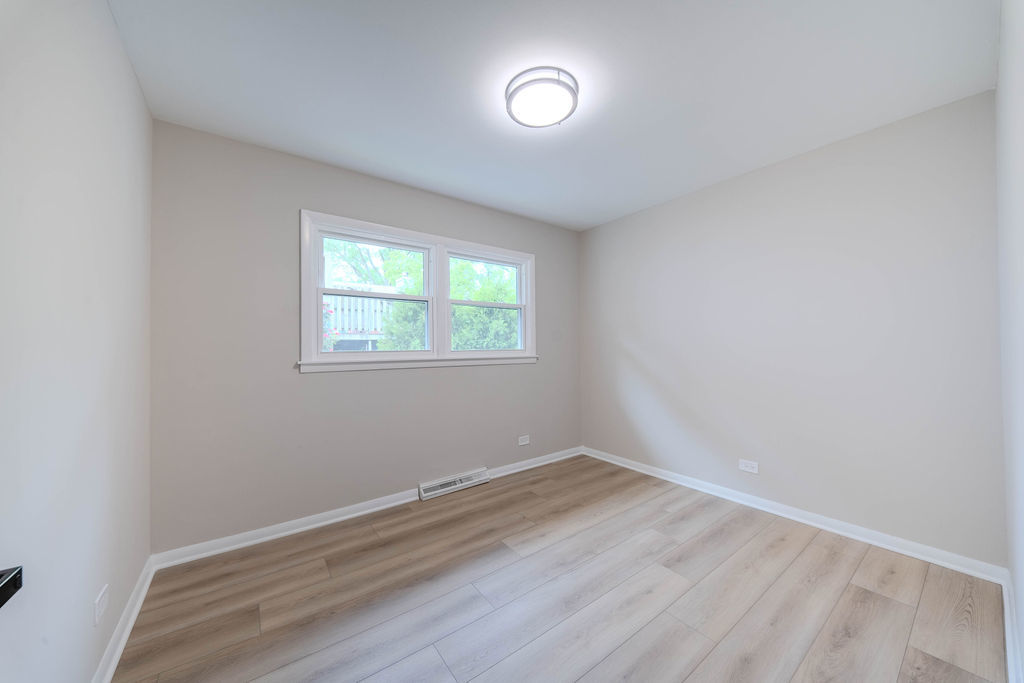 26 E Woodland Road Property Photo 17