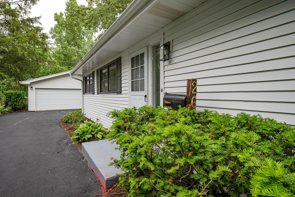 26 E Woodland Road Property Photo 22