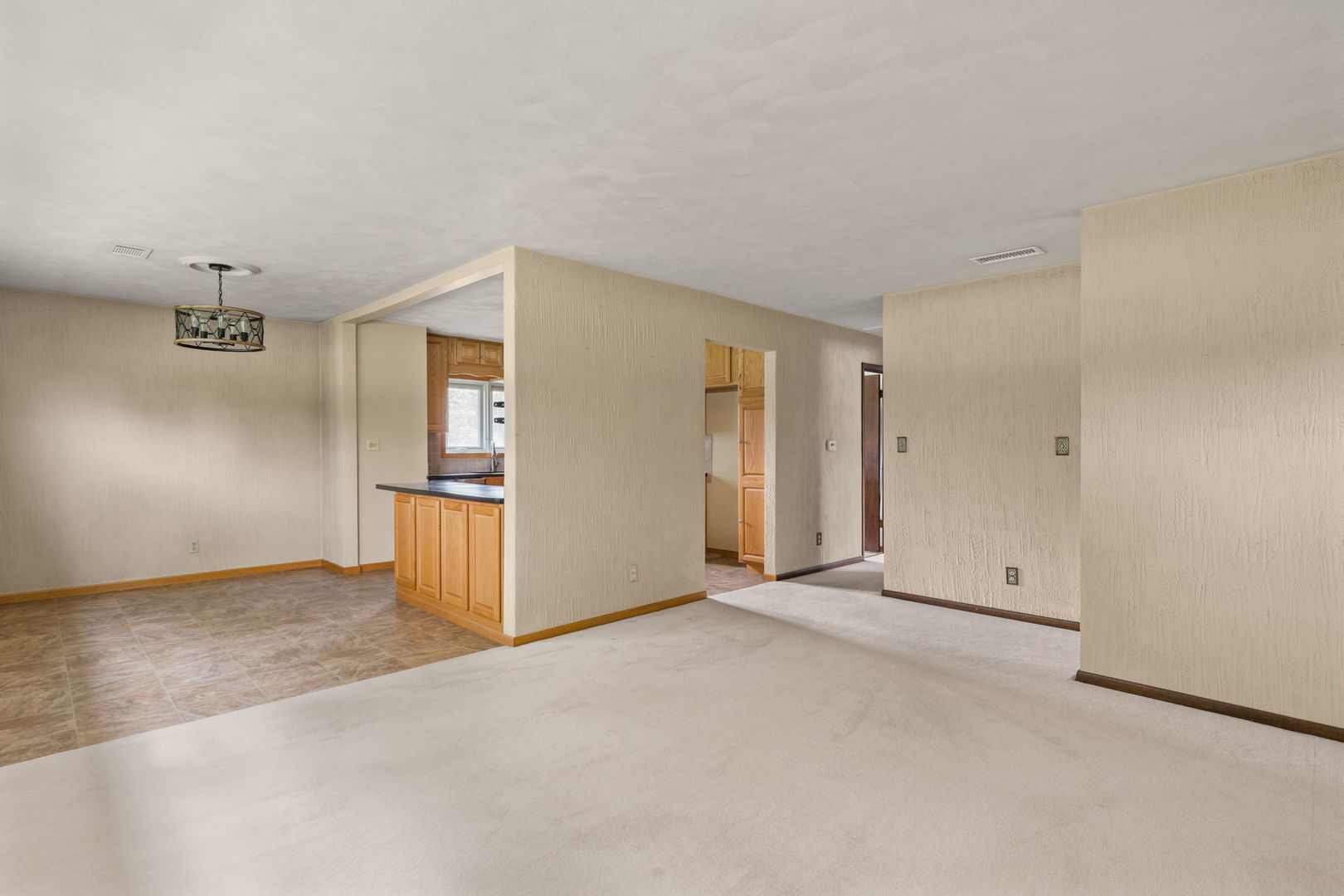 10319 58th Street Property Photo 6
