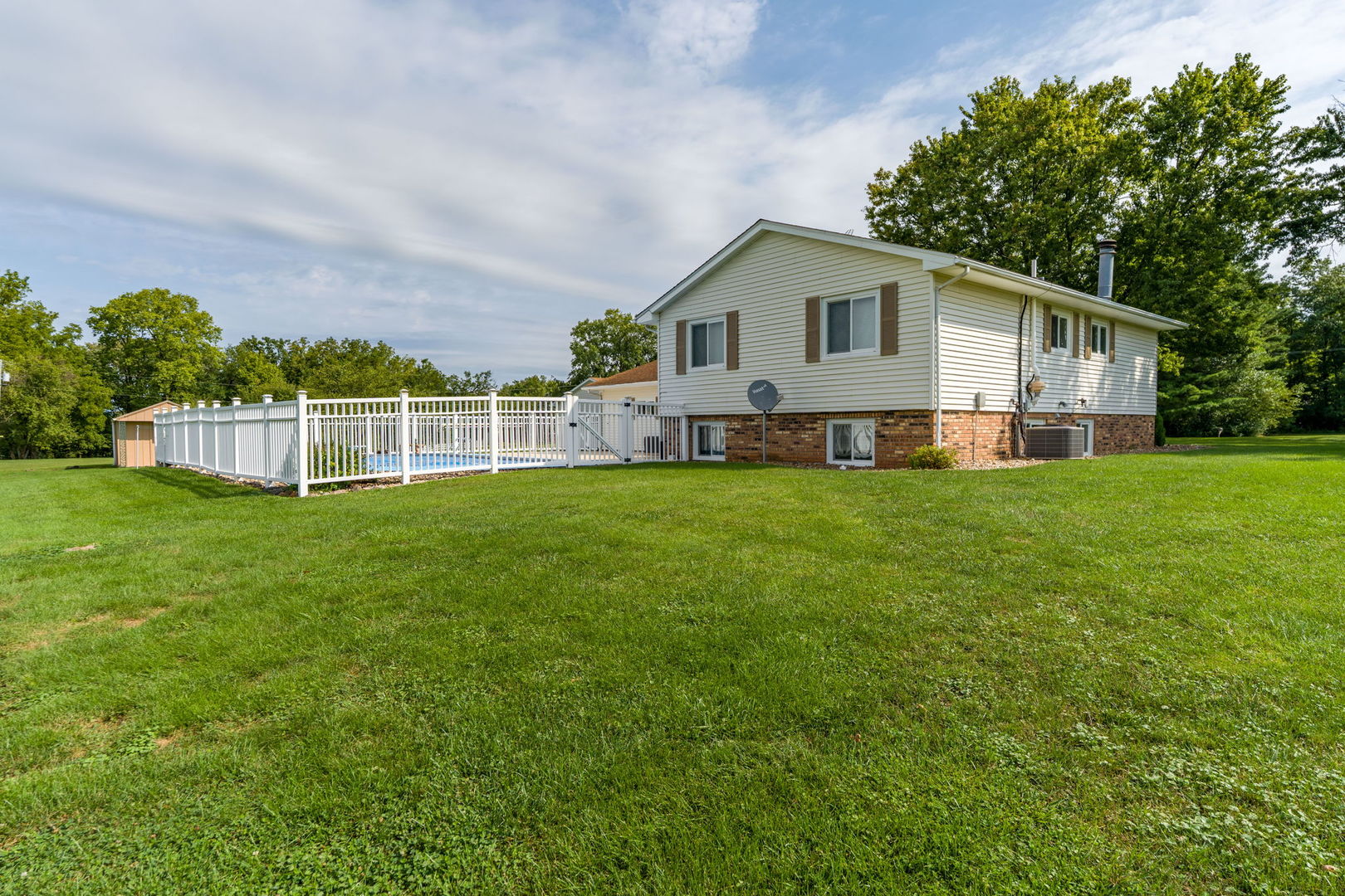 10319 58th Street Property Photo 54