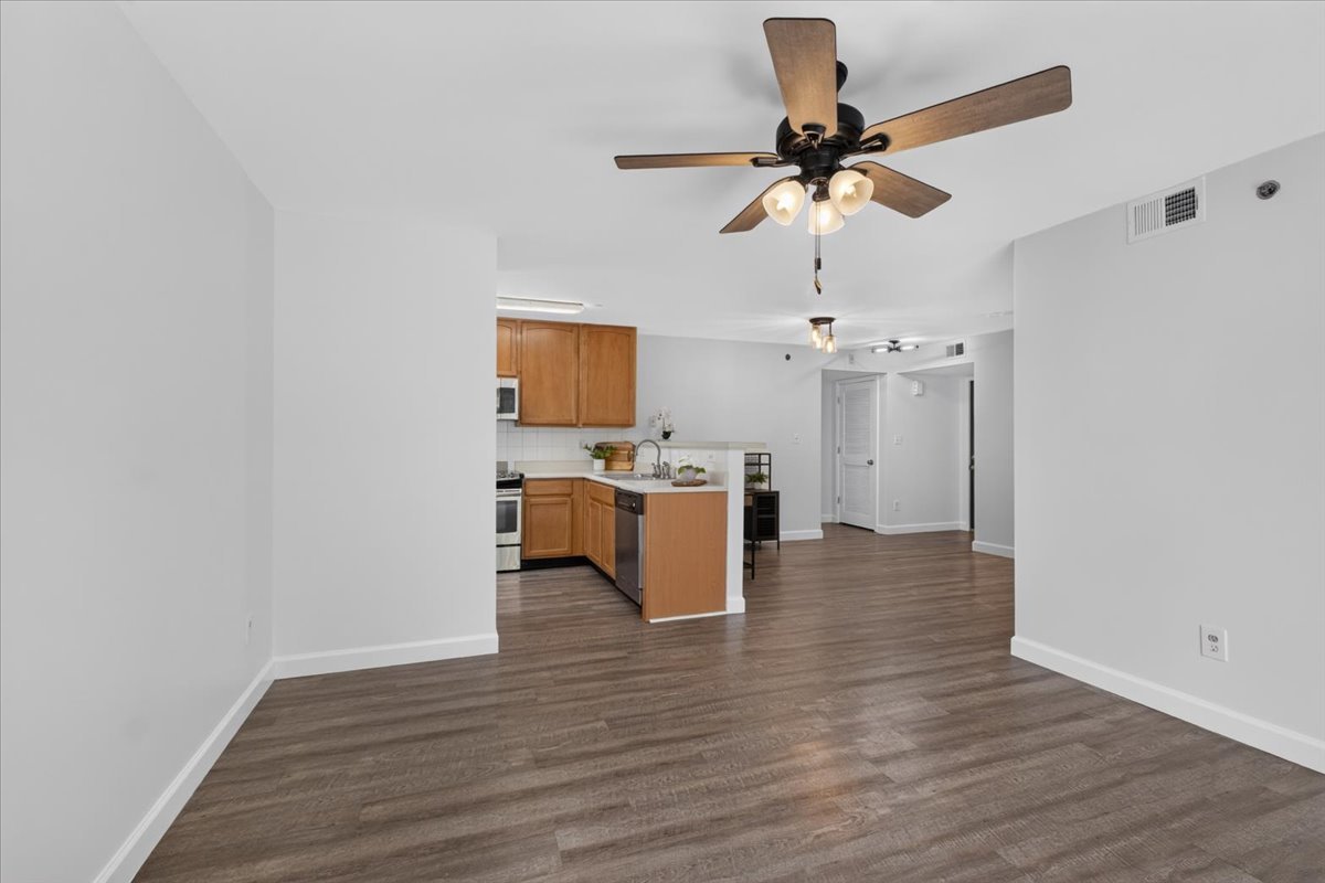 1141 Arbor Creek Drive 1d Property Photo 6