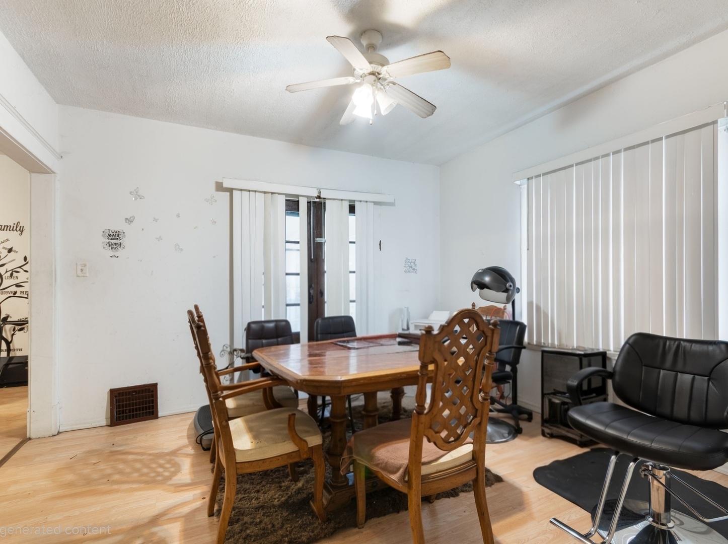 1209 E Maple Street Property Photo 7