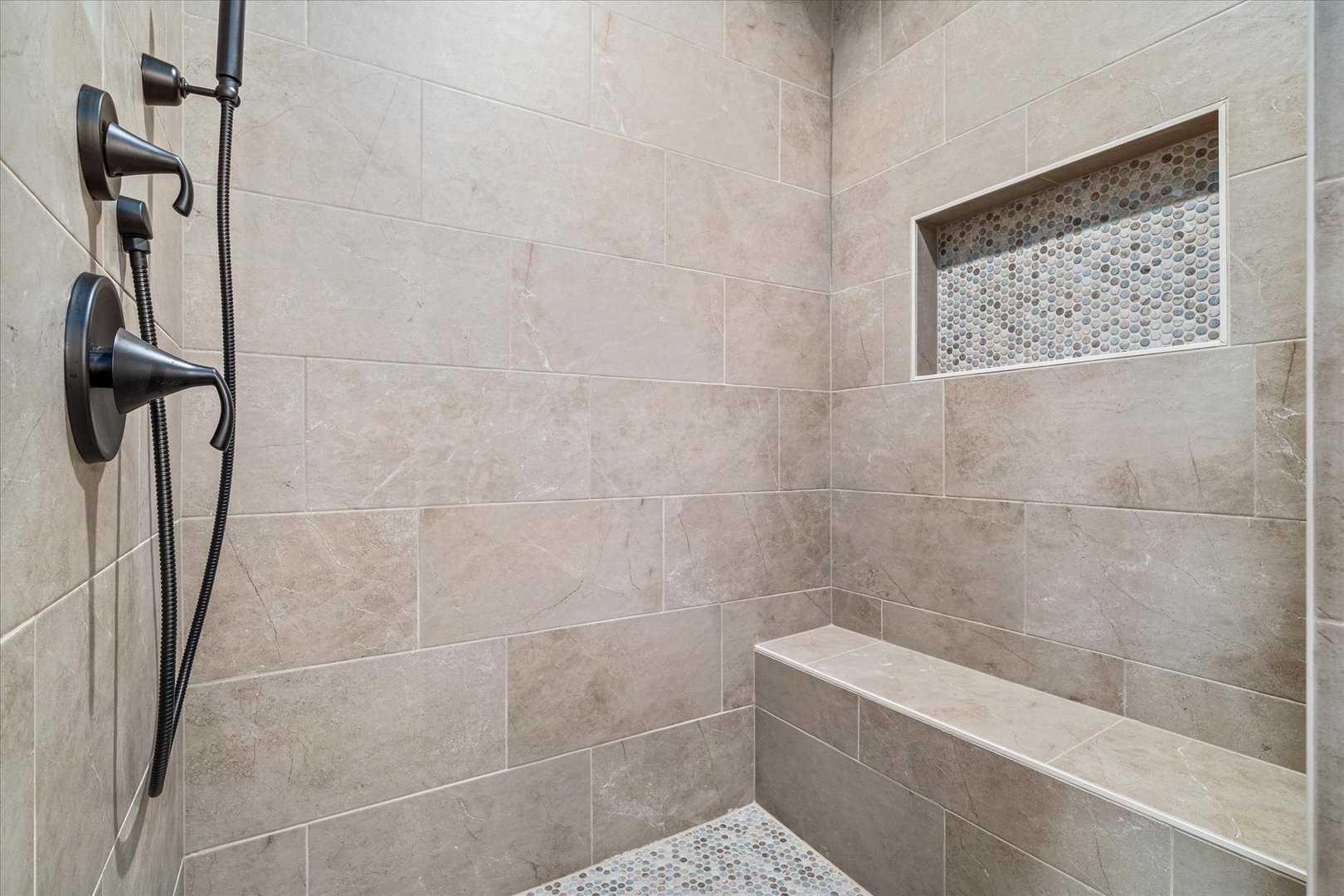 878 Claridge Drive Property Photo 15