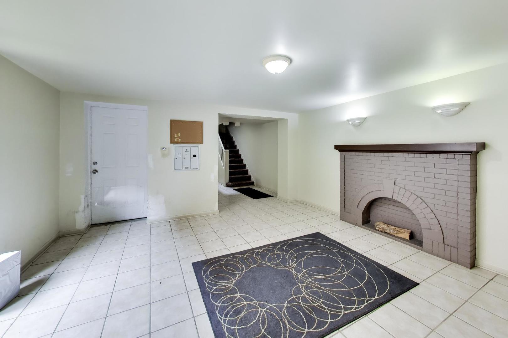 1639 W Farwell Avenue 2 Property Photo 4