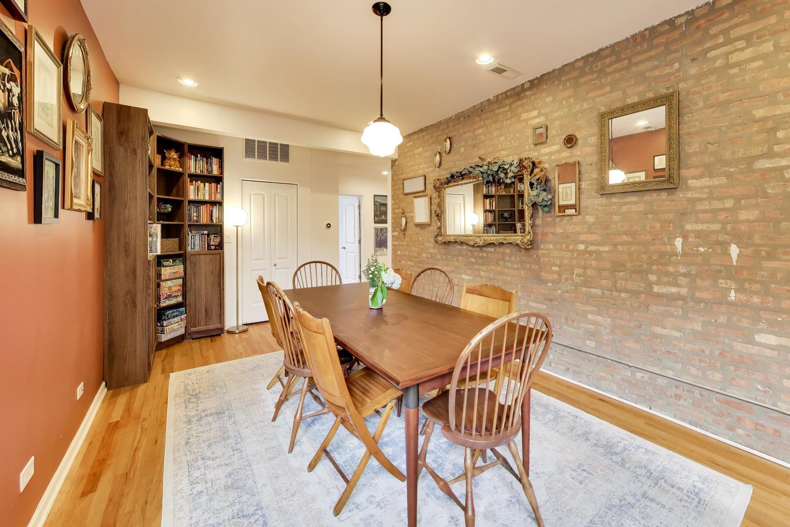 1639 W Farwell Avenue 2 Property Photo 10