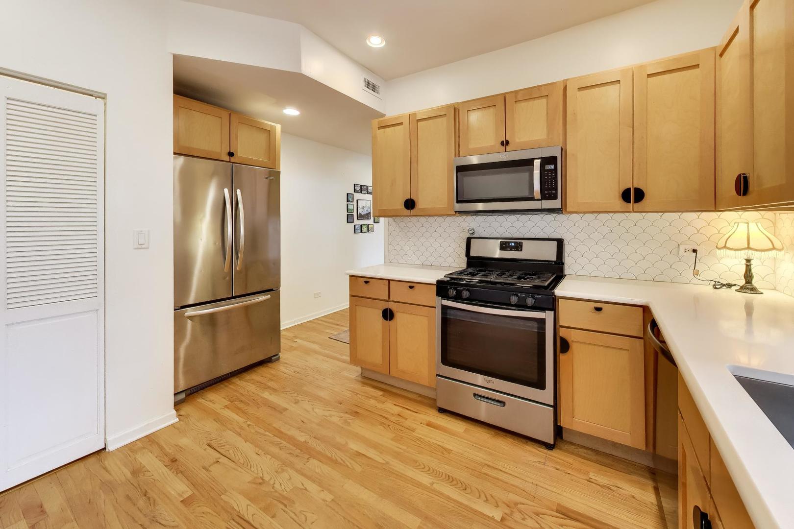 1639 W Farwell Avenue 2 Property Photo 12