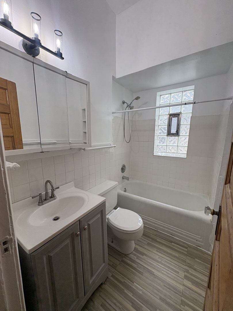 5136 S Blackstone Avenue 3f Property Photo 4