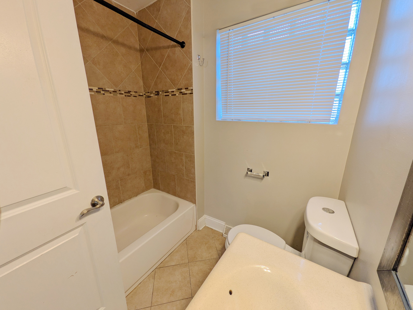 8825 S California Avenue Property Photo 6