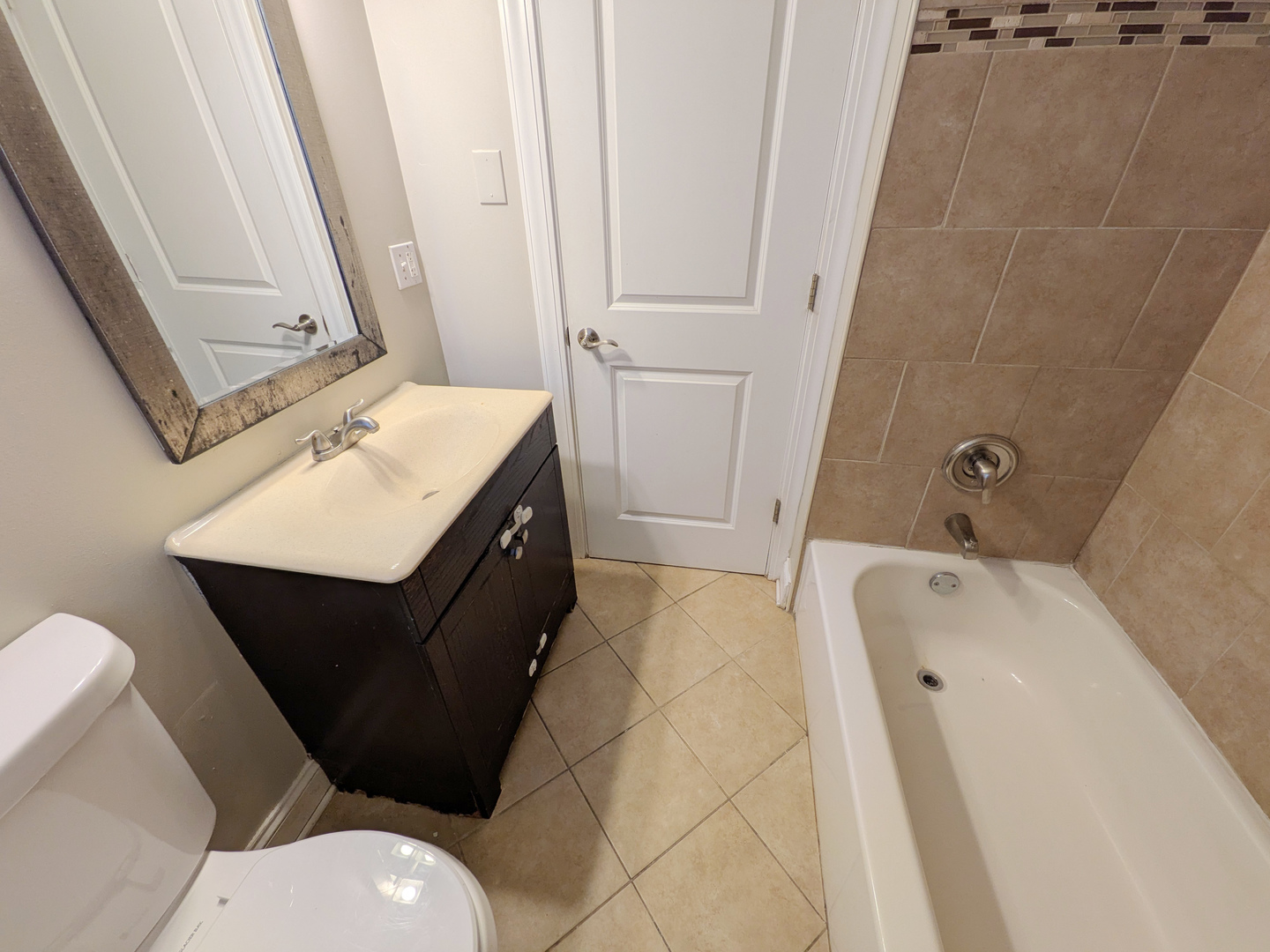 8825 S California Avenue Property Photo 7