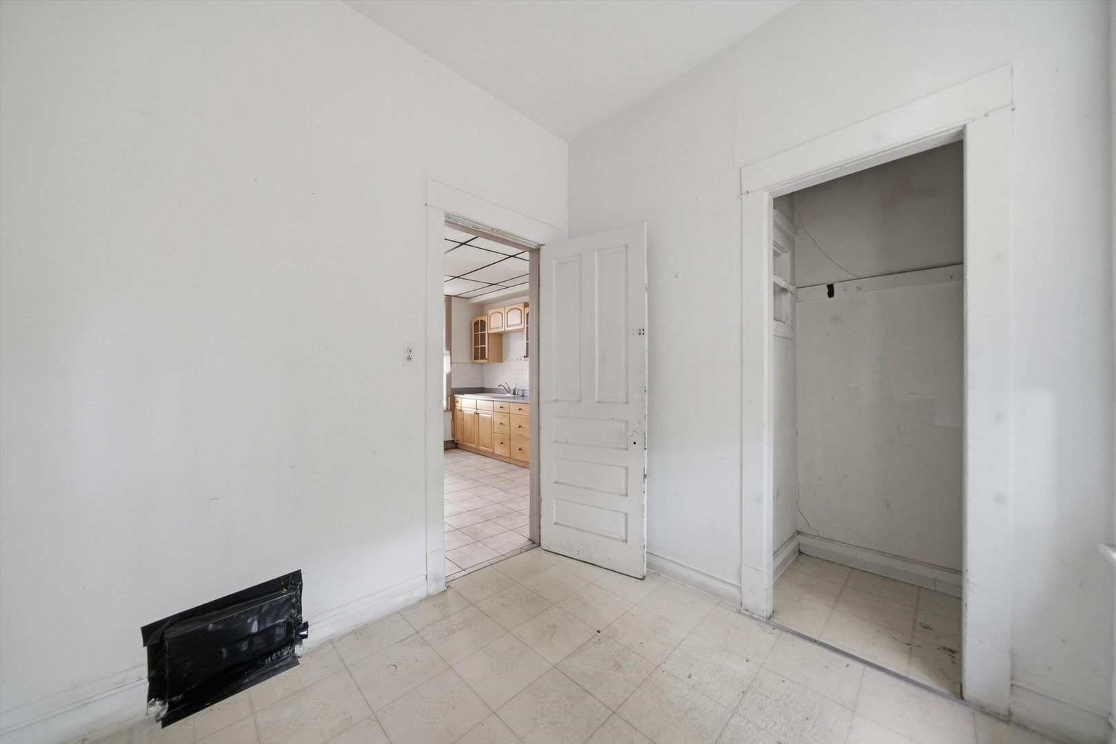 3900 W Division Street Property Photo 11