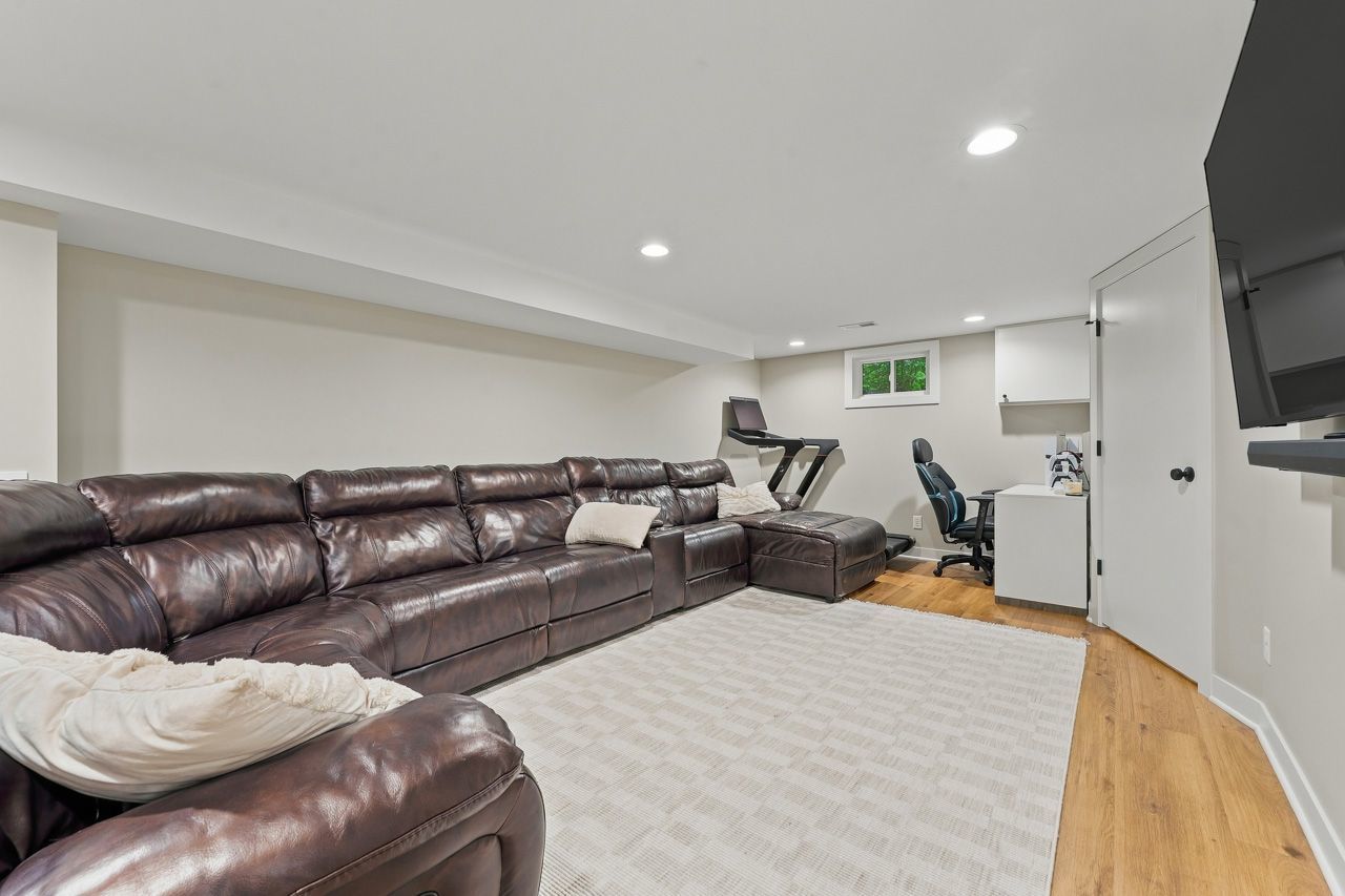 521 S Ann Street Property Photo 30