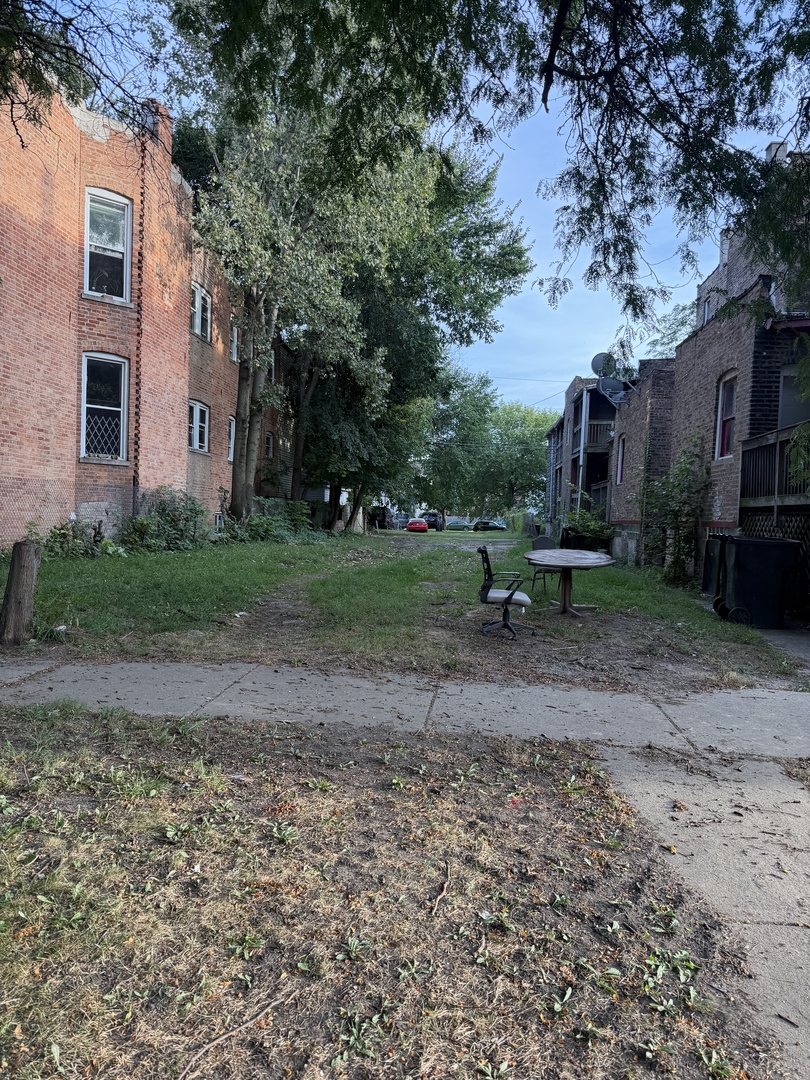 453 W 61st Street Property Photo 1