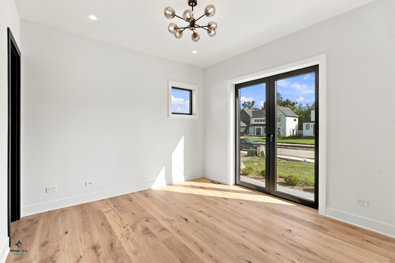 425 Forest Edge Drive Property Photo 16