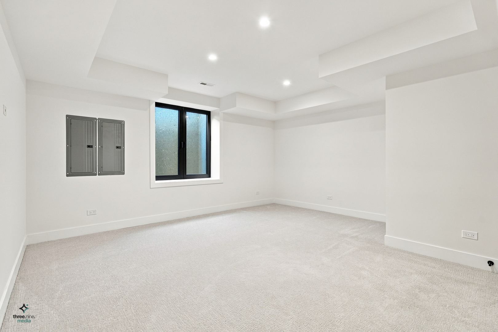 425 Forest Edge Drive Property Photo 34