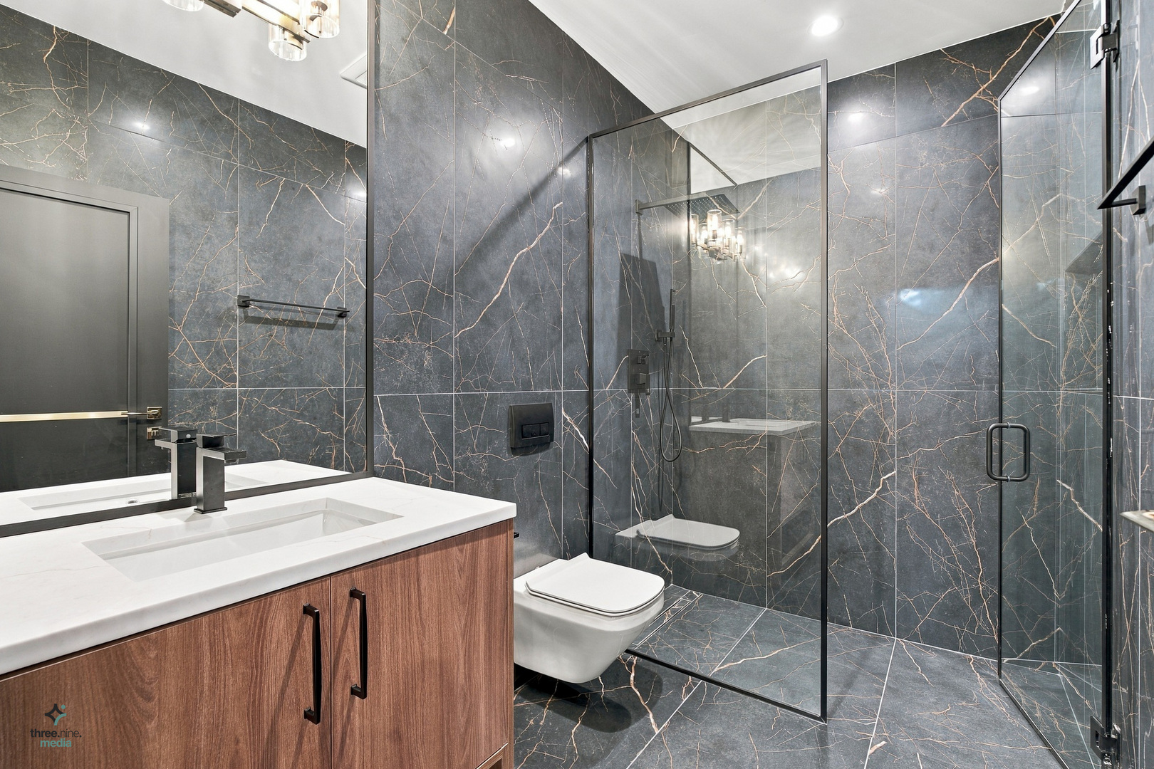 425 Forest Edge Drive Property Photo 35