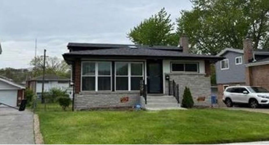 8558 S Woodlawn Avenue Property Photo 1