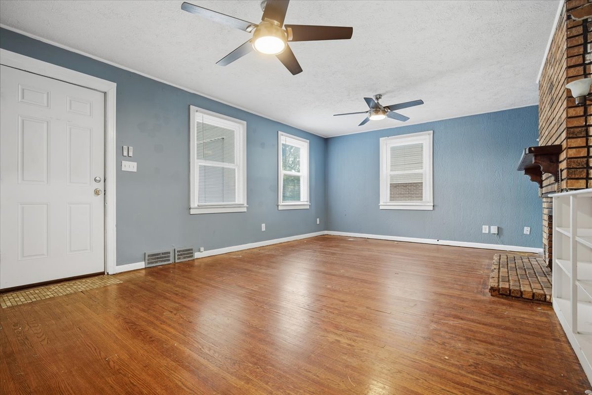 1112 West Avenue Property Photo 4